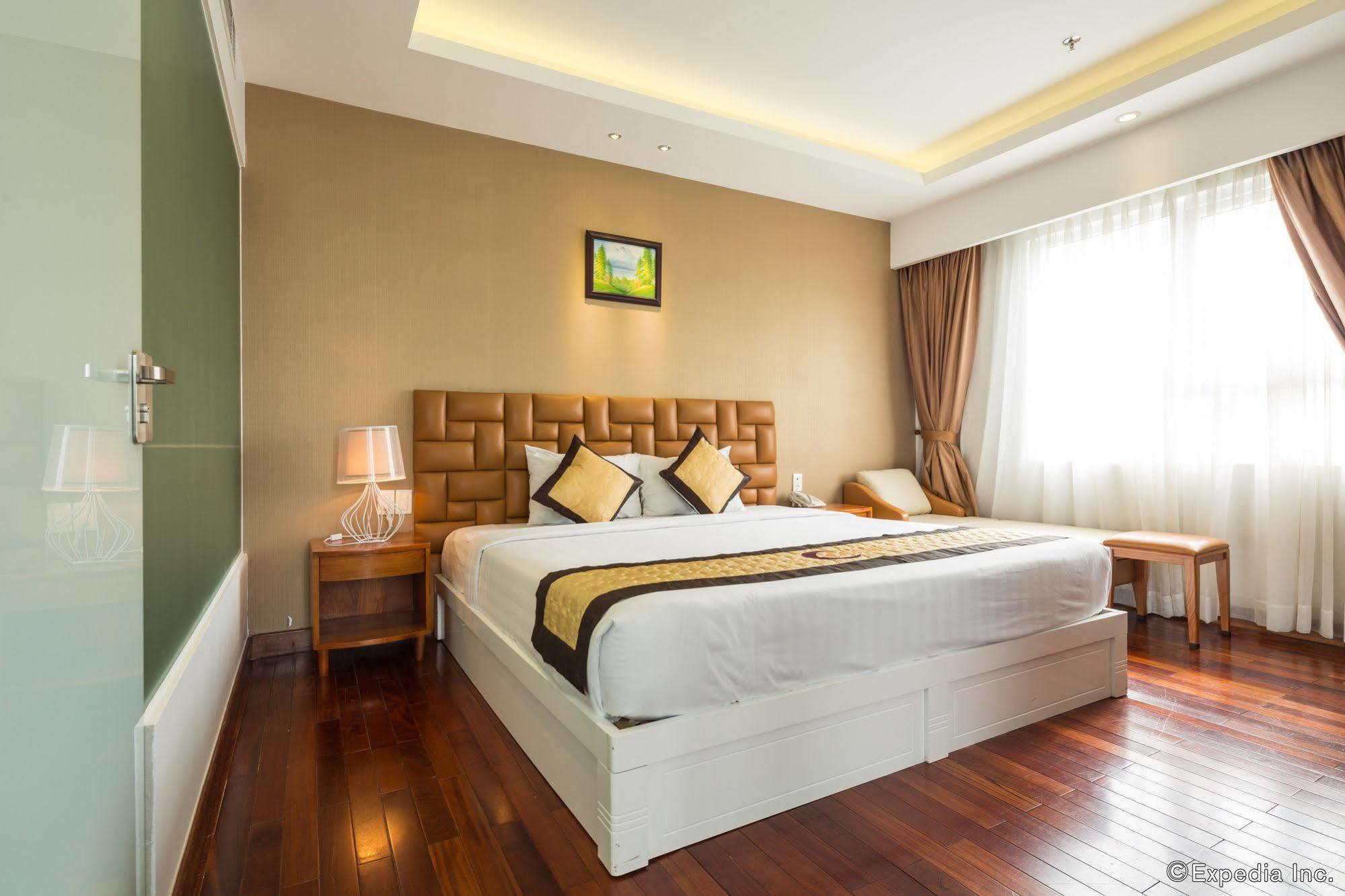 Cosmopolitan Hotel Ho Chi Minh City Bagian luar foto